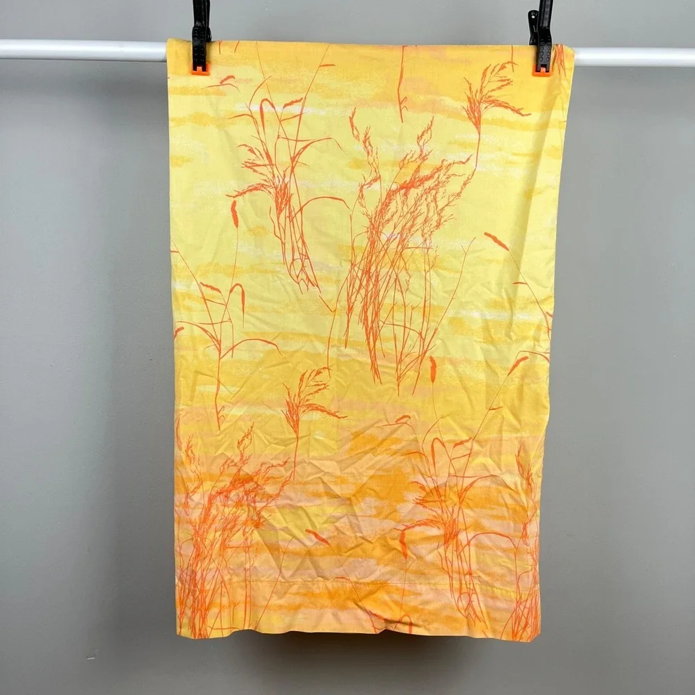 Set of 2 Vintage 70s Pillowcases Yellow Orange Plant Print‎ Bedding Linens Boho